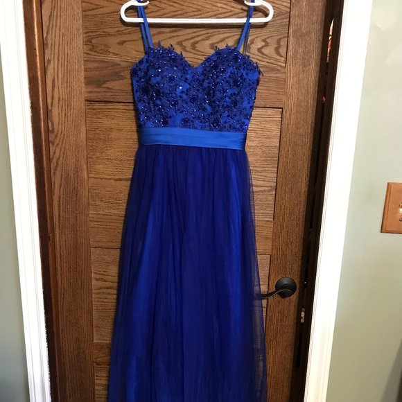 Dresses & Skirts - Prom dress for sale - never worn